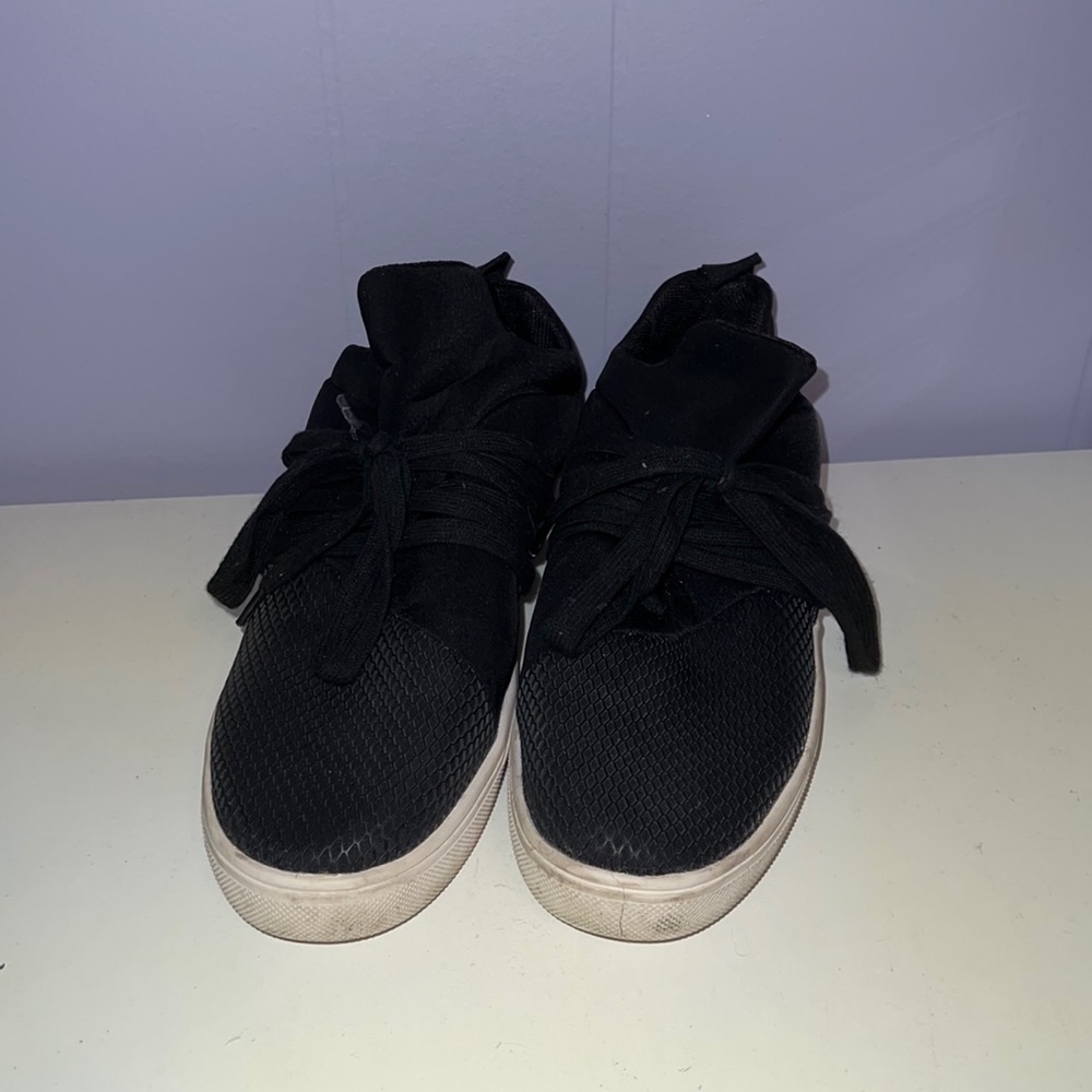 Steve Madden sneakers!!